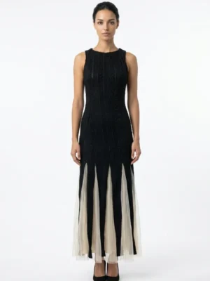 vestido negro y tul beige